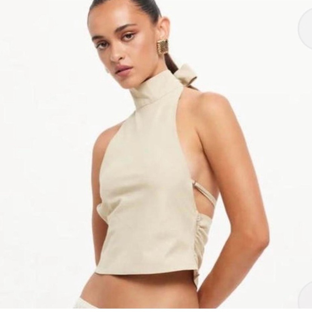 🔥HOT DEAL $13🔥 Lioness Cream Crop Halter Top with Cut Out Design